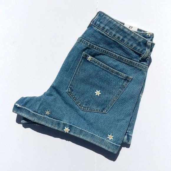 PacSun Raining Daisy Denim Jean Mom Shorts Size 22 - Picture 15 of 16